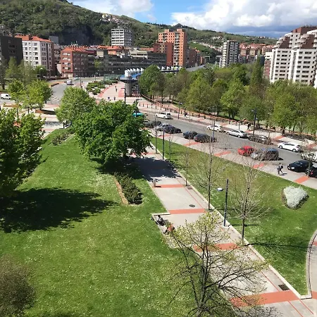 Amezola 2- Con Bano Exterior De Uso Privado En Casa Compartida
